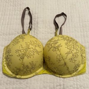 Yellow lace Victoria’s Secret bra